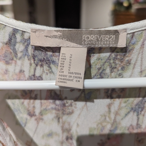 Dreamy white cottage core maxi dress - Picture 3 of 3